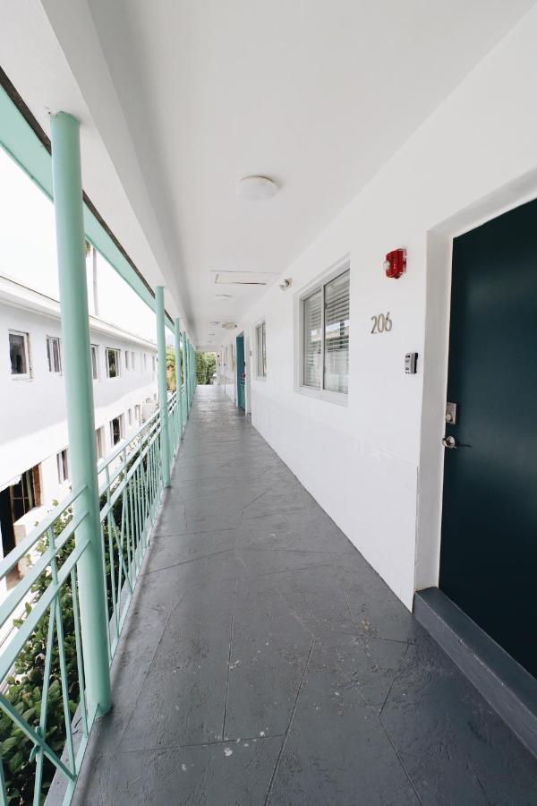 The Gem On 15Th Apartment Маями Бийч Екстериор снимка